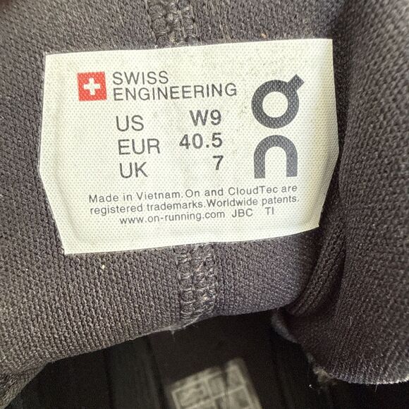 On Cloud HI Waterproof Womens Shoes 9 Black Lace Up Athletic Work 28.99672 - Picture 6 of 9